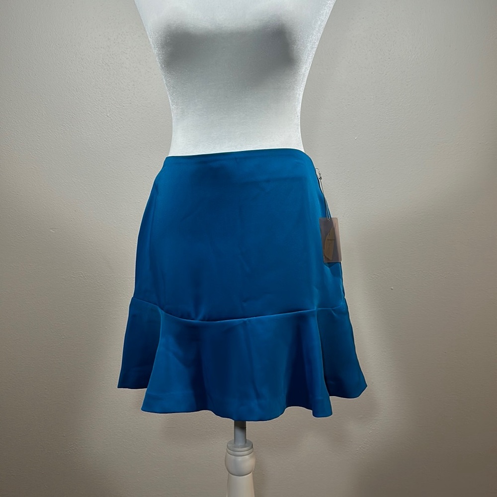NWT Forever 21 Contemporary Mini Skirt